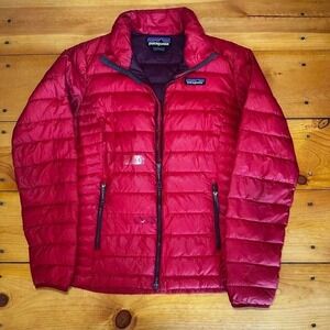Patagonia lightweight puffer jacket